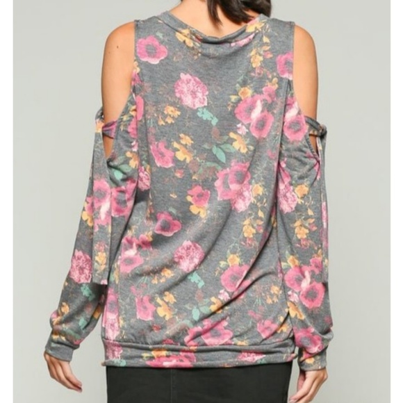 FINAL SALE 🆕🌿SHOULDER CUT OUT TOP🌿 - Picture 6 of 6